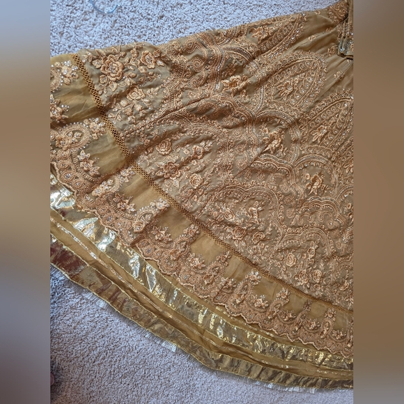 Authentic Official MARIA.B-MBROIDERED - Mustard Maxi Dress With Organza Duppata - Picture 14 of 14